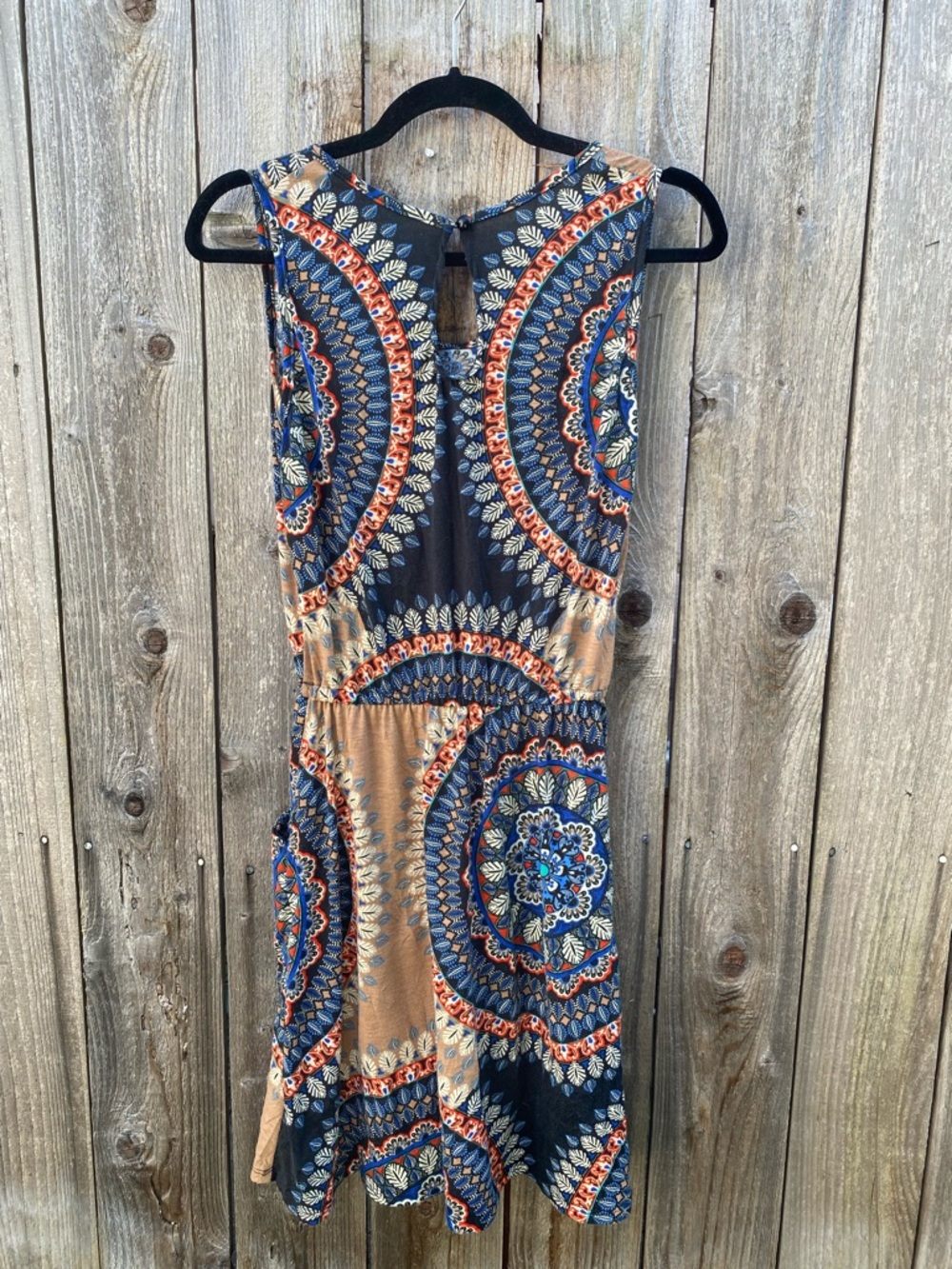 Sleeveless Medallion Print Maxi Dress - Navy & Tan - Picture 2 of 2